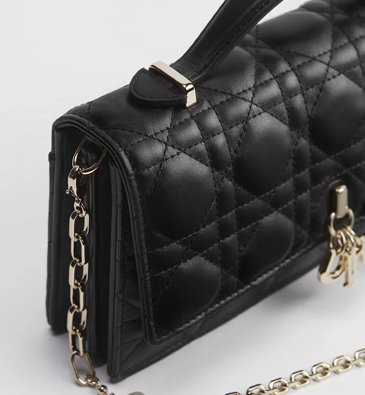 Black lambskin with Cannage pattern