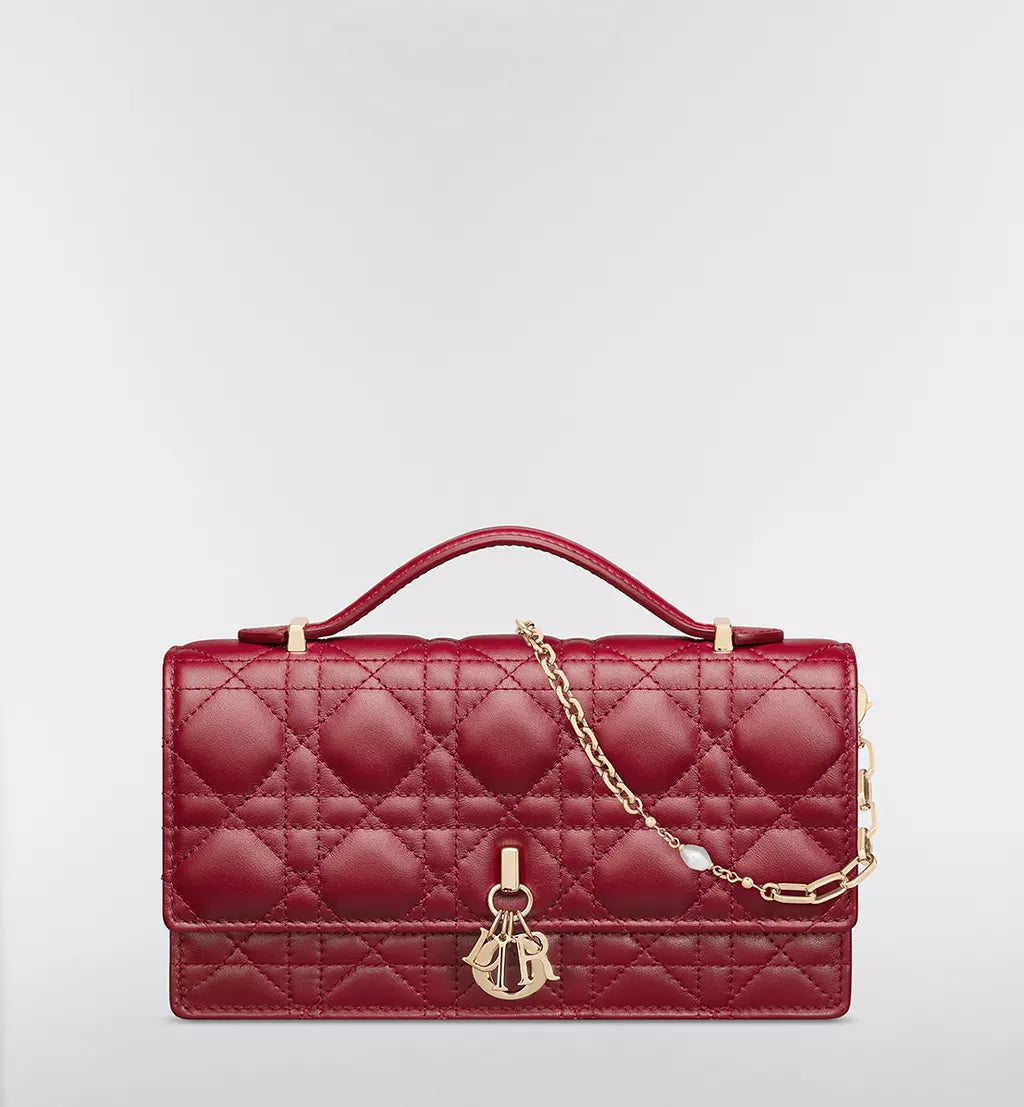 Cherry-red lambskin with Cannage motif