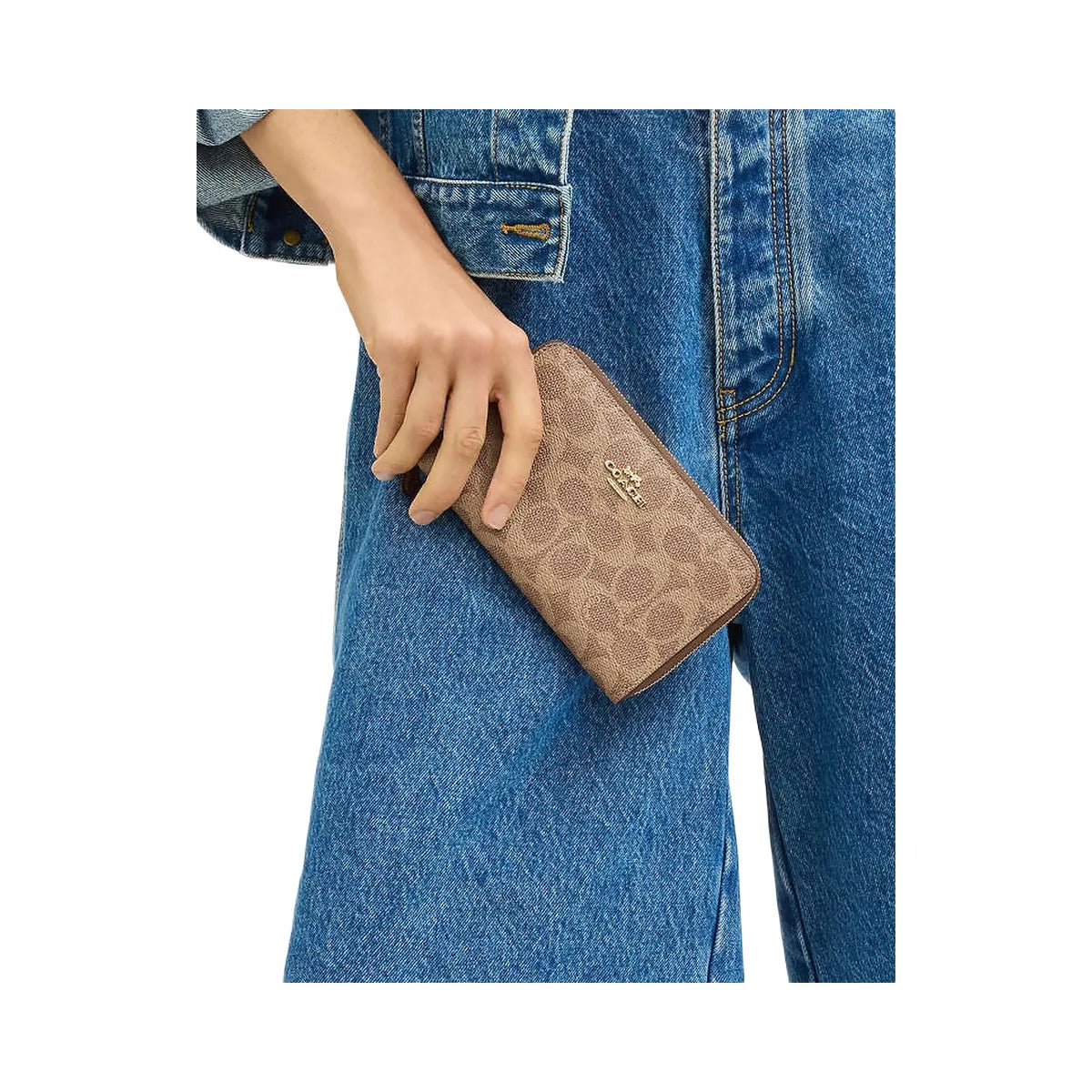 Coach Medium Id Zip Wallet In Signature Canvas Signature Canvas-Gold-Tan-Brown