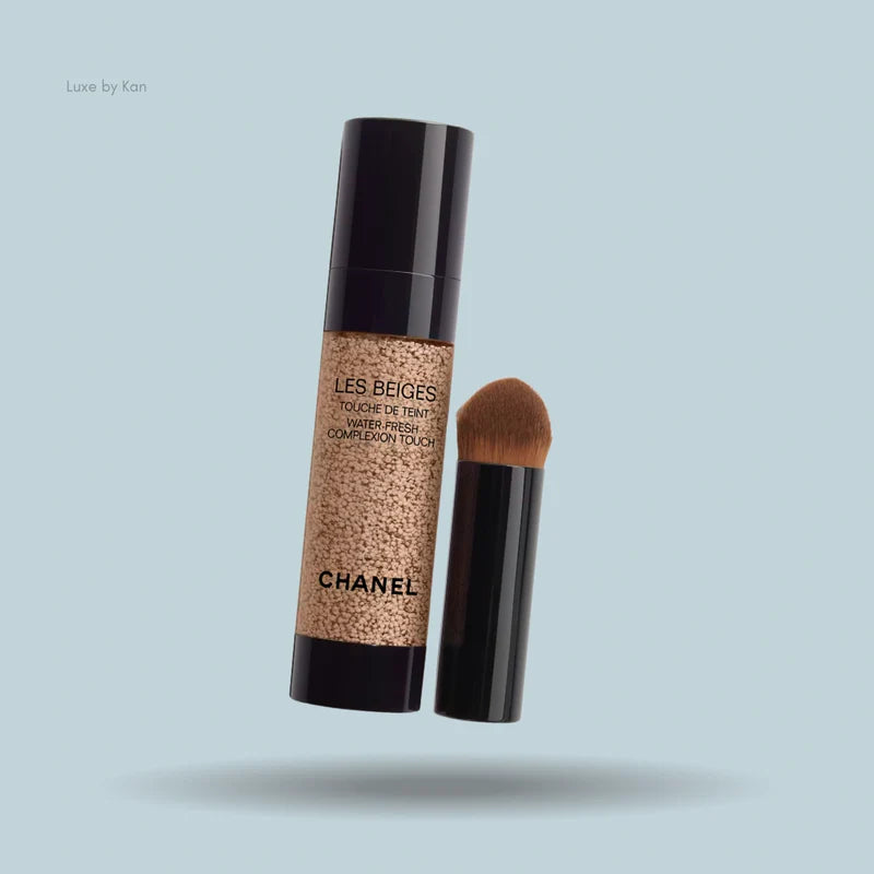 CHANEL
LES BEIGES WATER-FRESH COMPLEXION TOUCH
Even – Illuminate – Hydrate 20ml