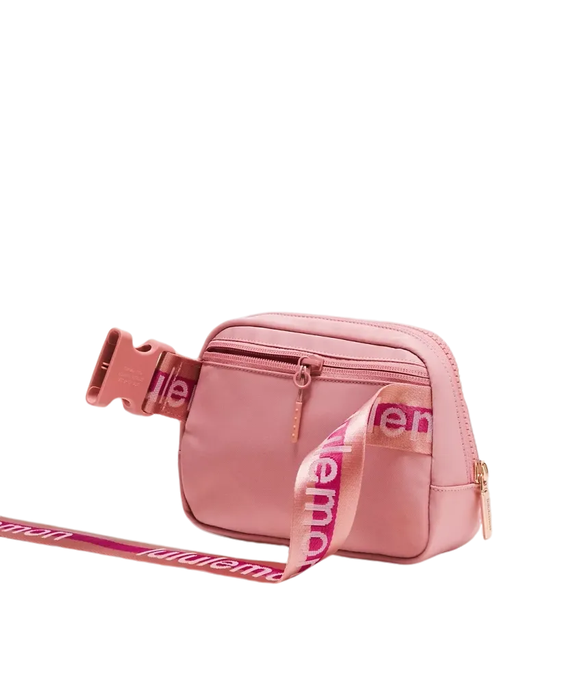 Lululemon Everywhere Belt Bag 1L Wordmark Deco Pink/Magenta Smoke/Pink Haze