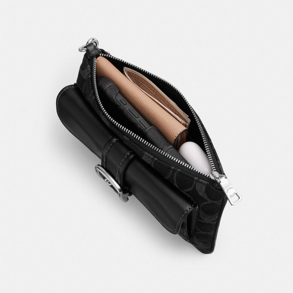Ashton Wristlet