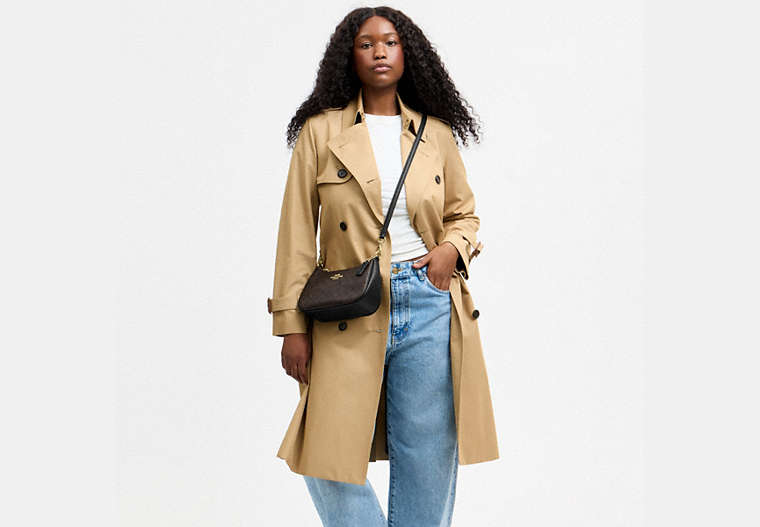 Teri Shoulder Bag In Signature Canvas