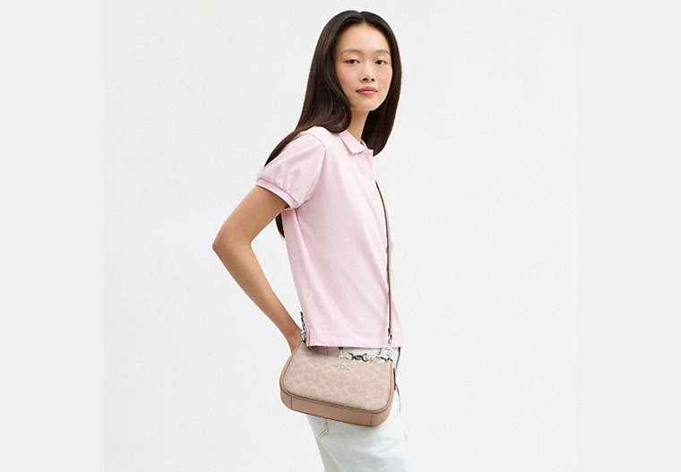 Teri Shoulder Bag In Signature Canvas