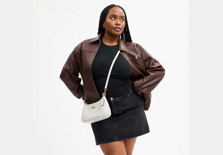 Teri Shoulder Bag In Signature Canvas