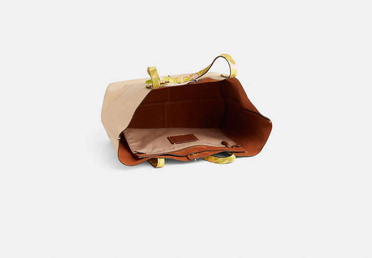 Reloved North Tote Bag 32