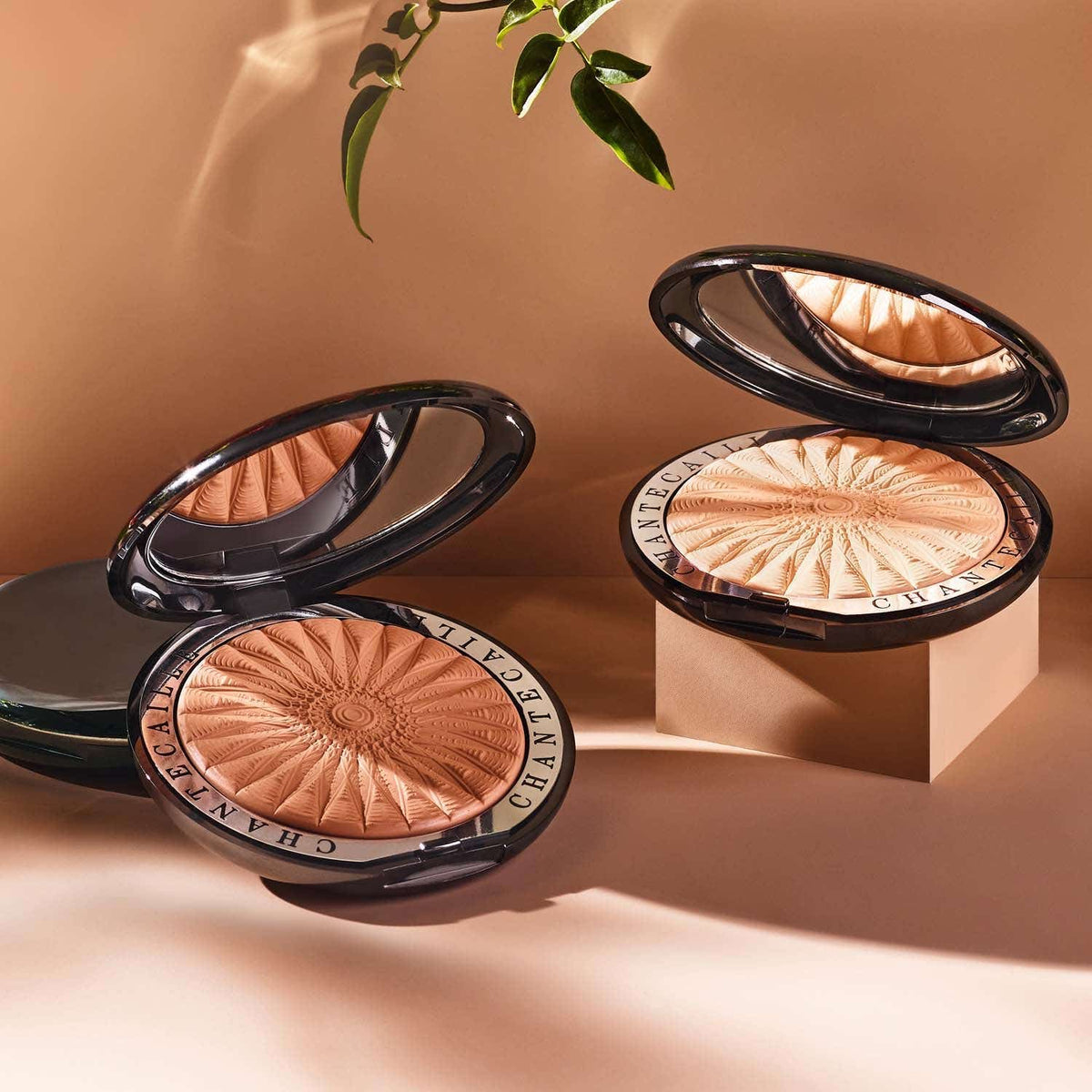 CHANTECAILLE Perfect Blur Finishing Powder - Light-Medium (8 g) - CHANTECAILLE