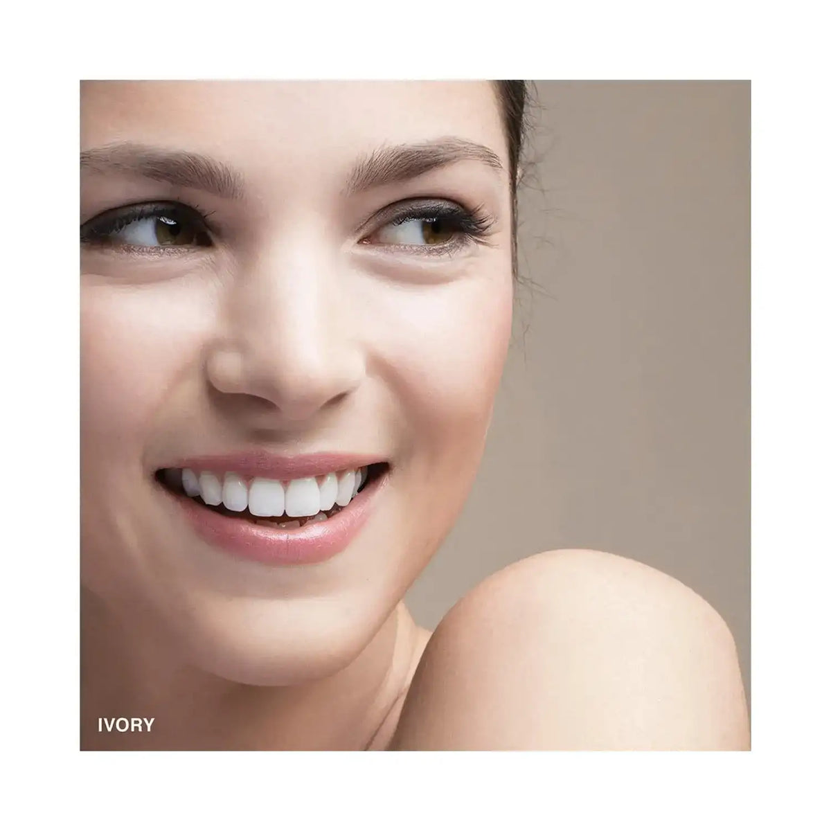 Bobbi Brown Skin Long Wear SPF 15 Weightless Foundation - Ivory (C-024) (30 ml) - Bobbi Brown