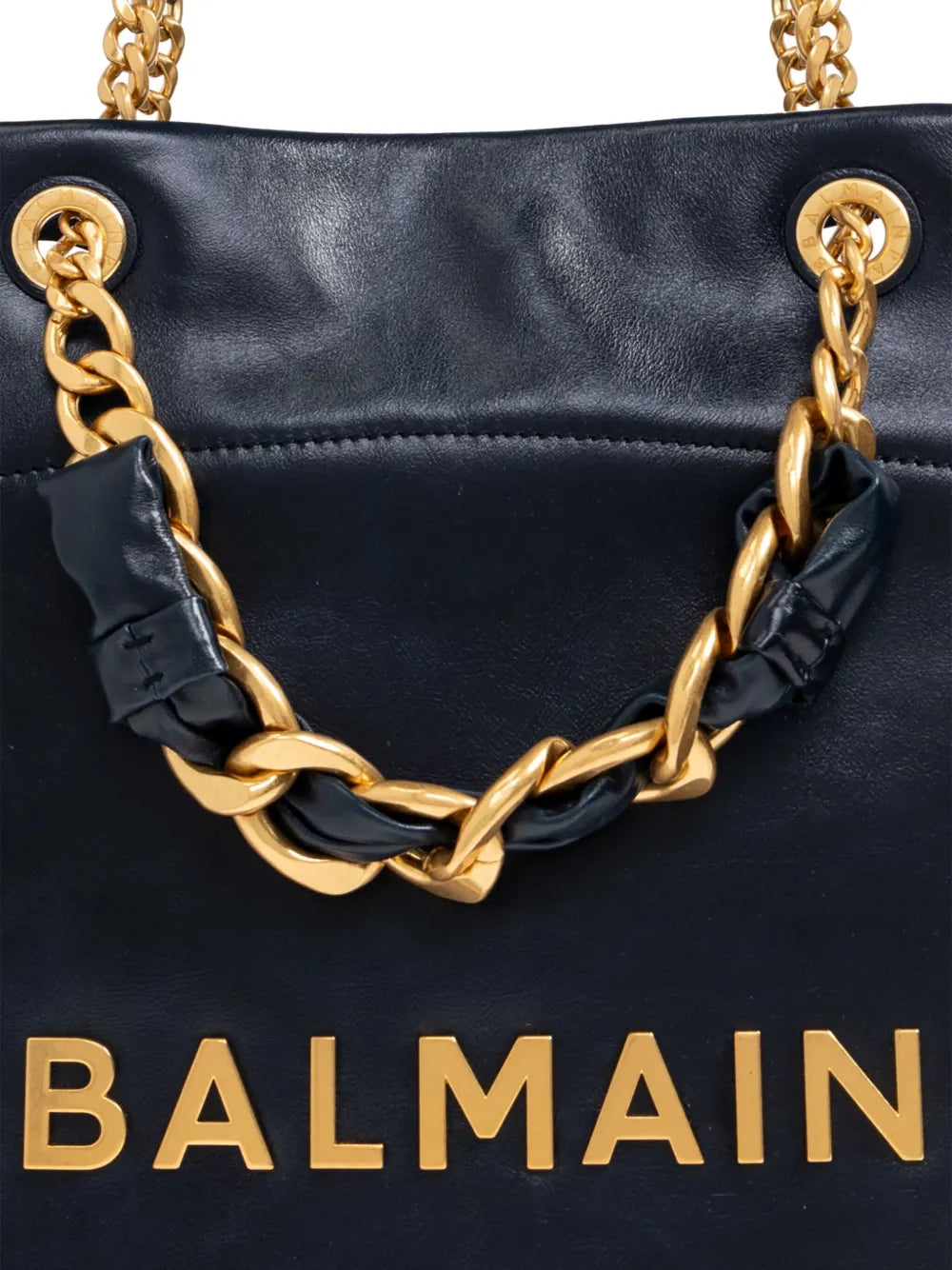 chain-detail logo shoulder bag