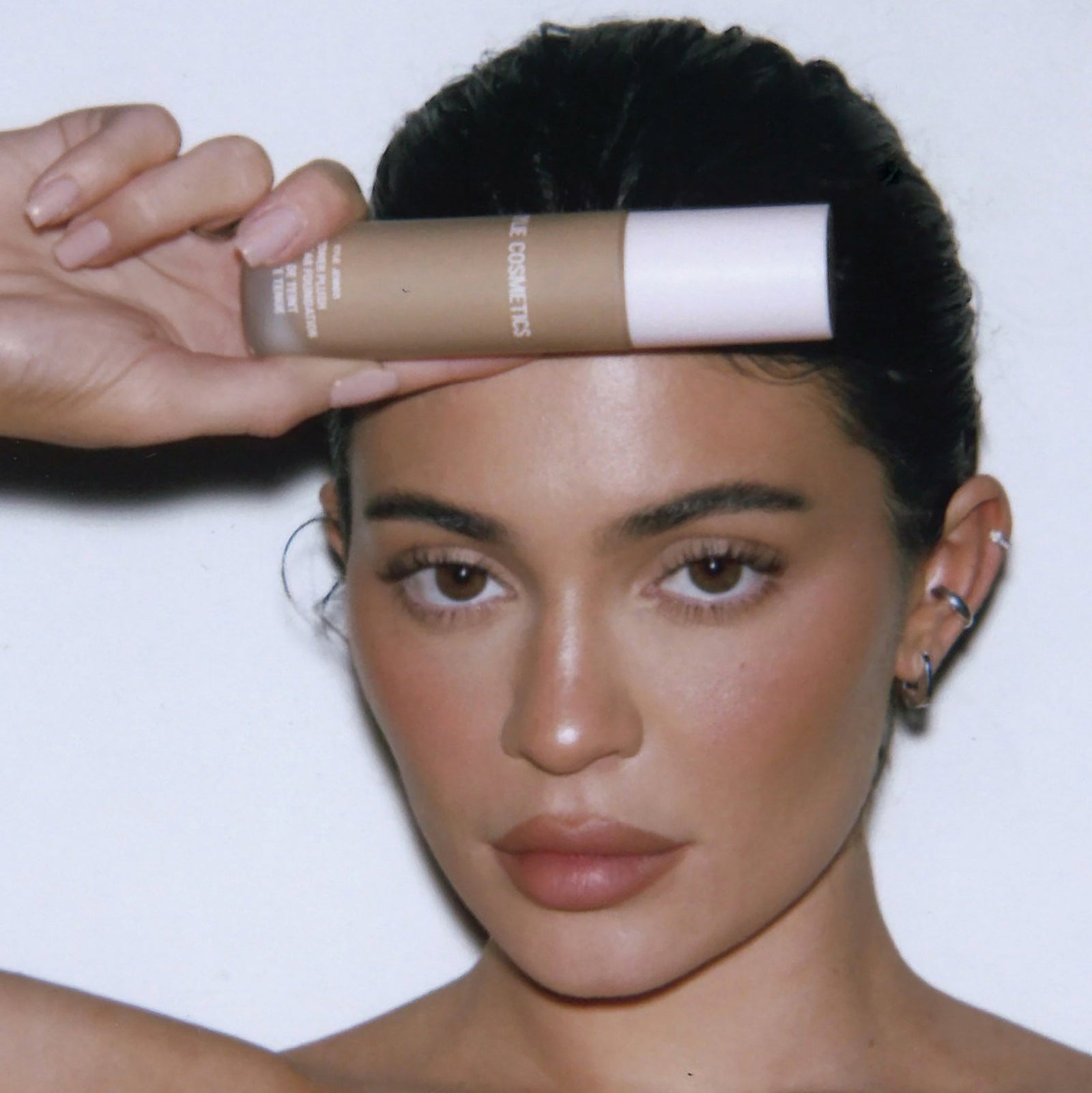Kylie-Cosmetics Kylie's Foundation Campaign Look Bundle