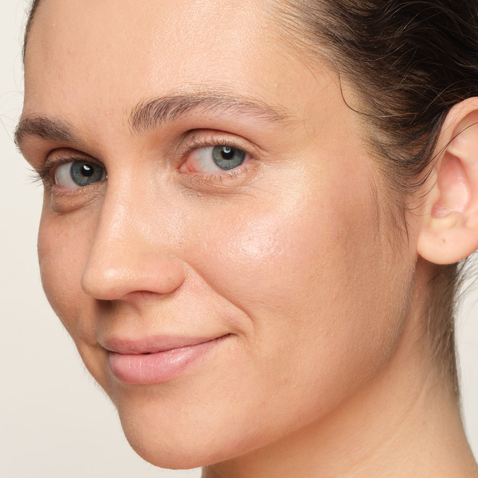 Chantecaille Sheer Glow Gold Face Tint