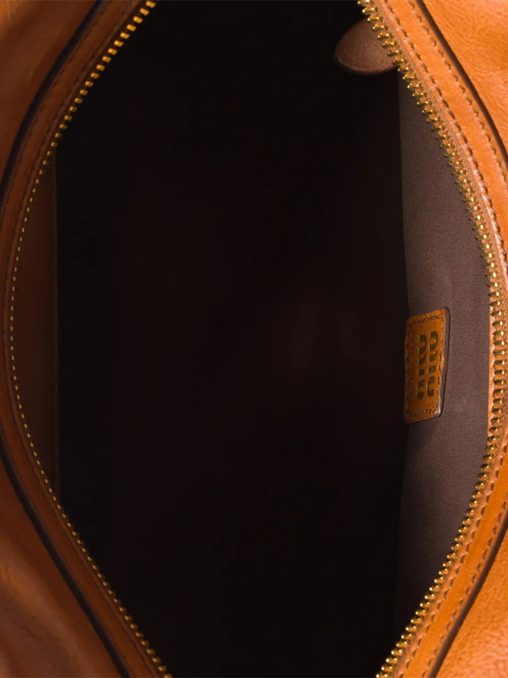 leather zipped shoulder bag