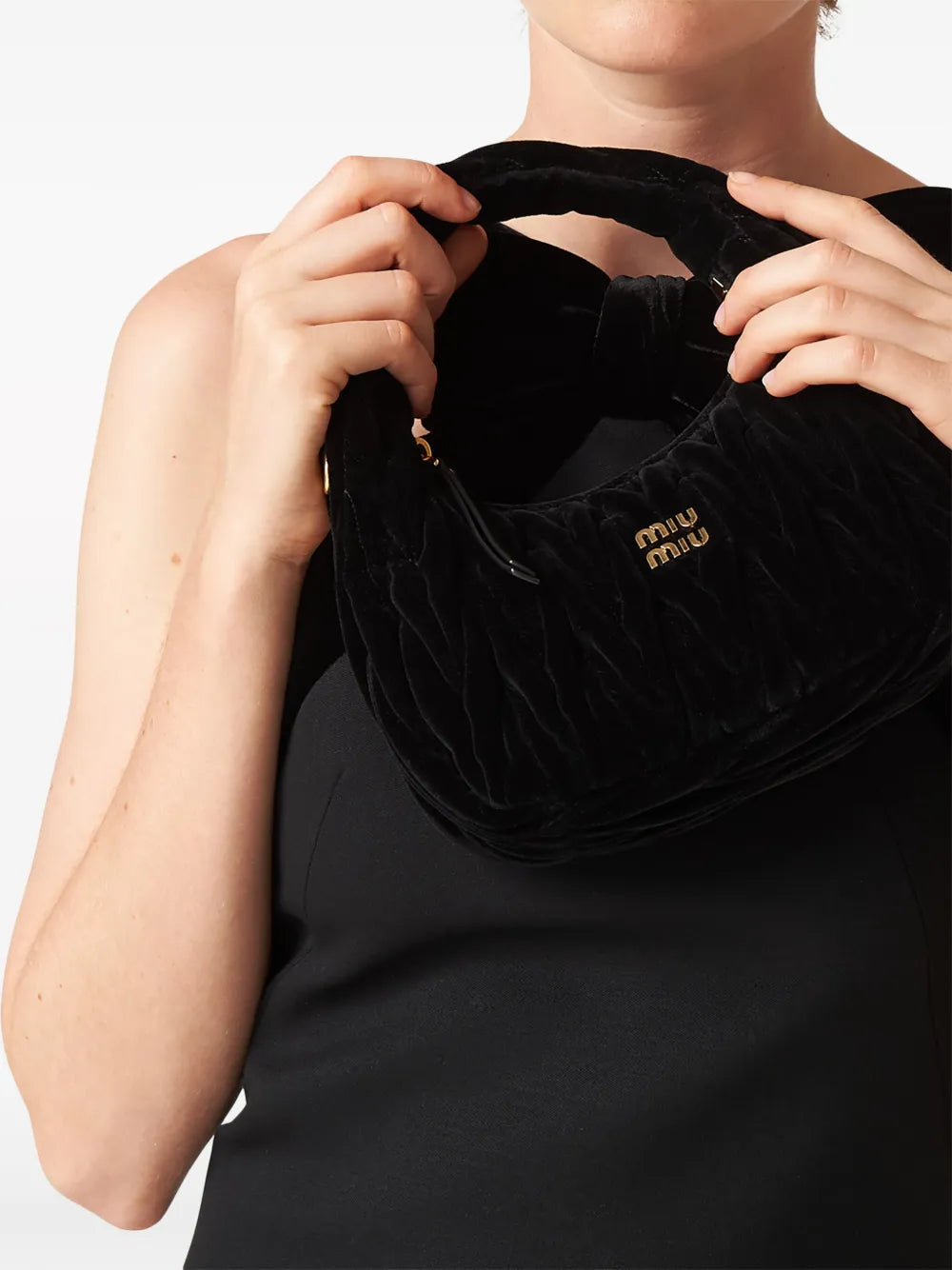 Wander matelassé velvet shoulder bag