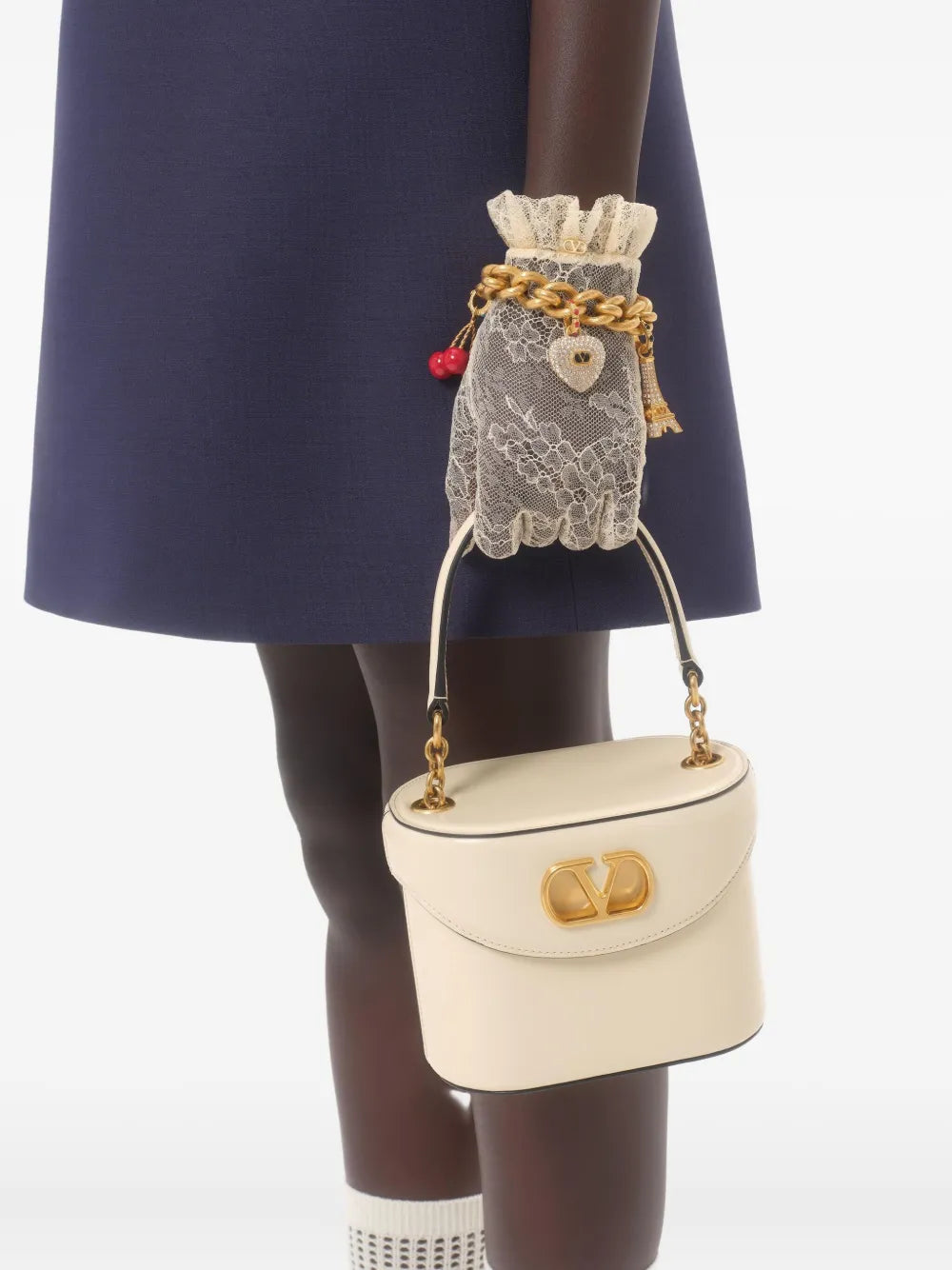 Vain vanity bag