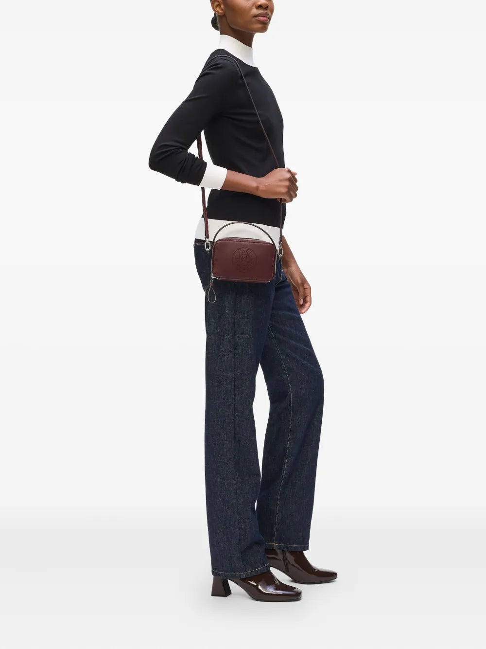 K/Circle top handle crossbody