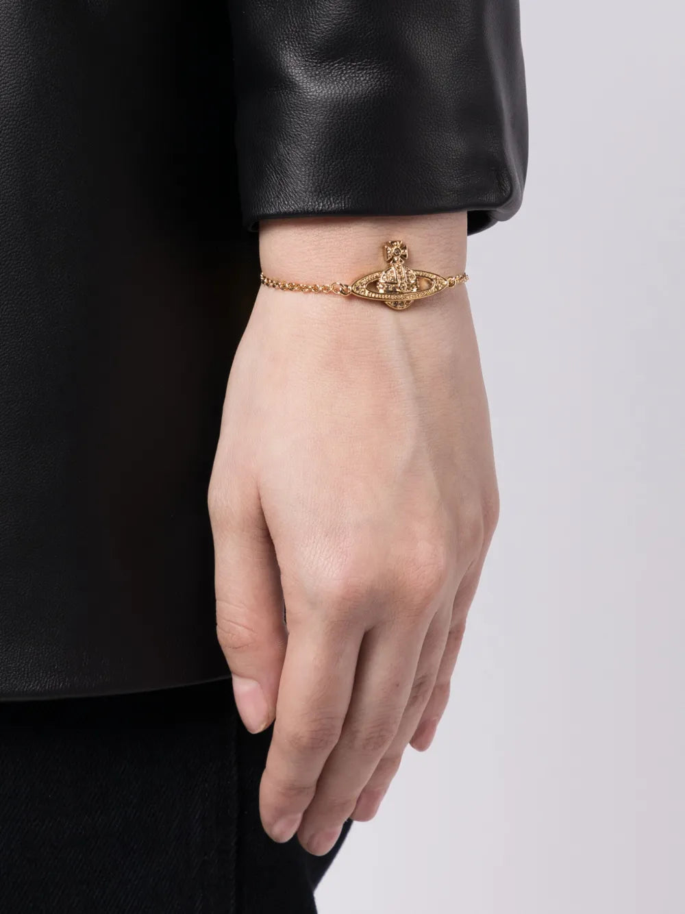 Bas Relief Orb-plaque bracelet