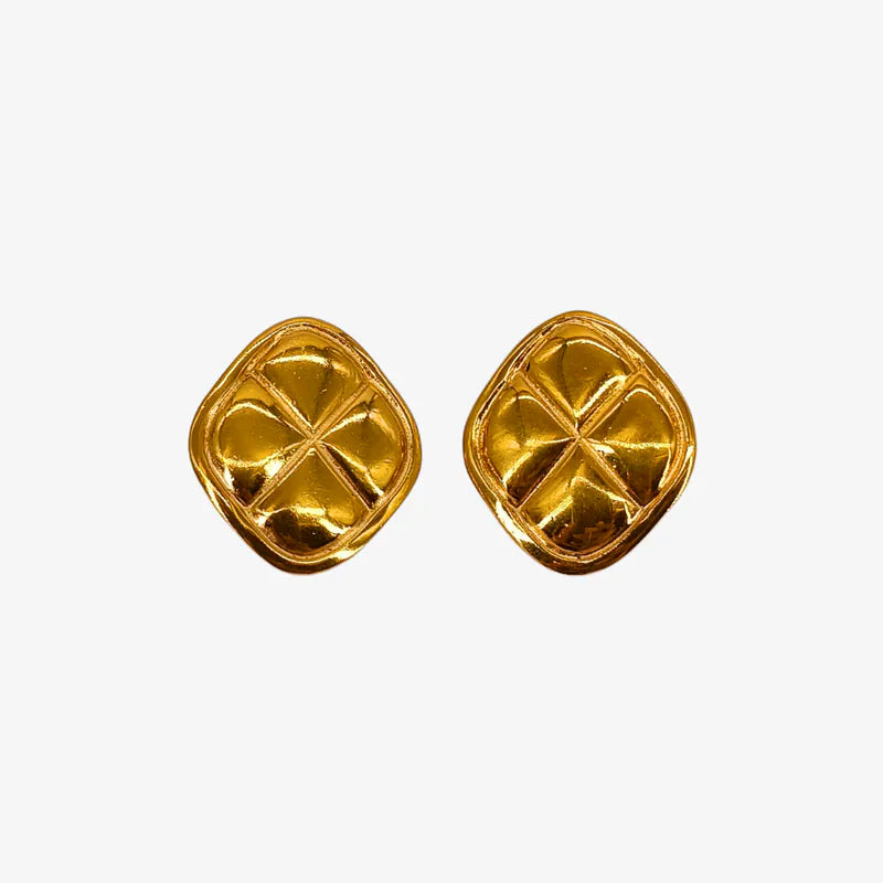 RB454 - CHANEL Vintage Clover Gold Plated Clip-On Earrings