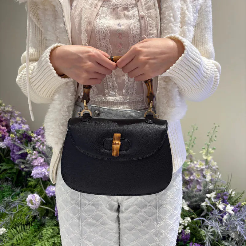 JW392 - GUCCI Vintage Black Pigskin Leather Bamboo Shoulder Bag